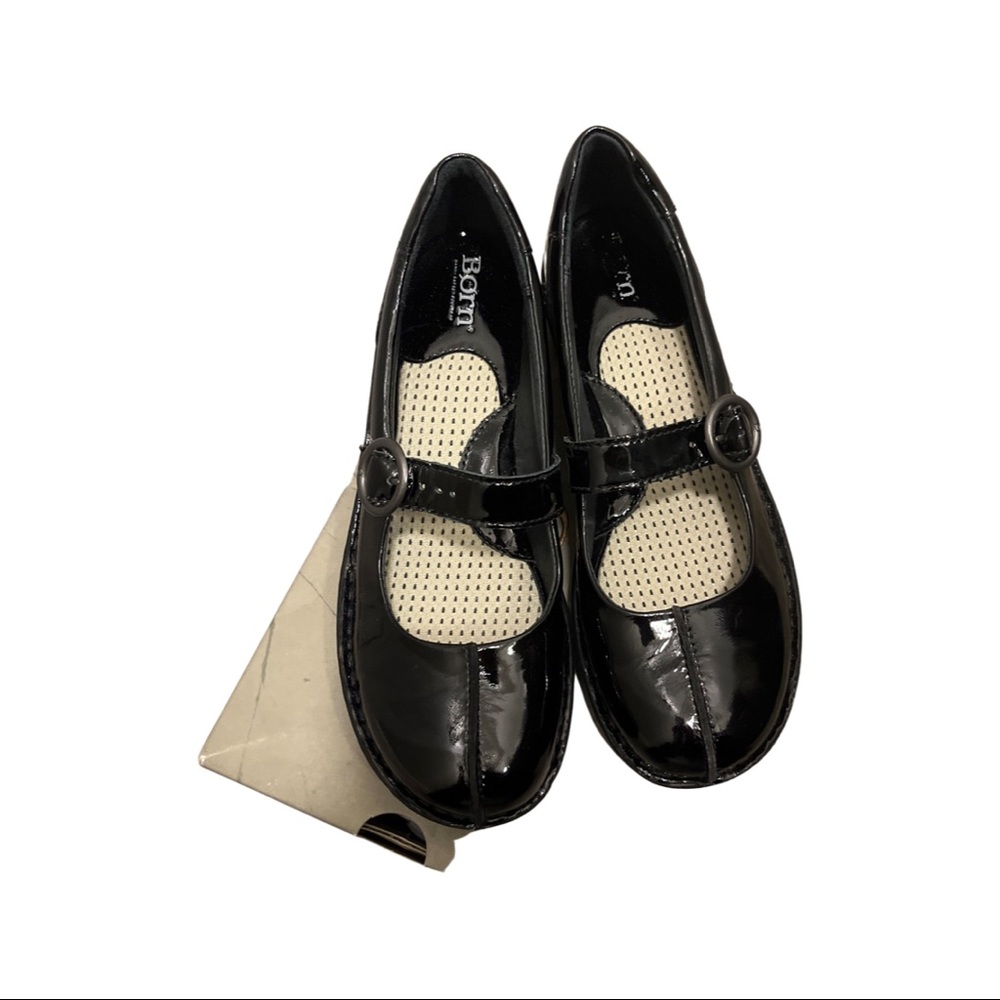 Born Mary Jane shoes black patten leather size 9